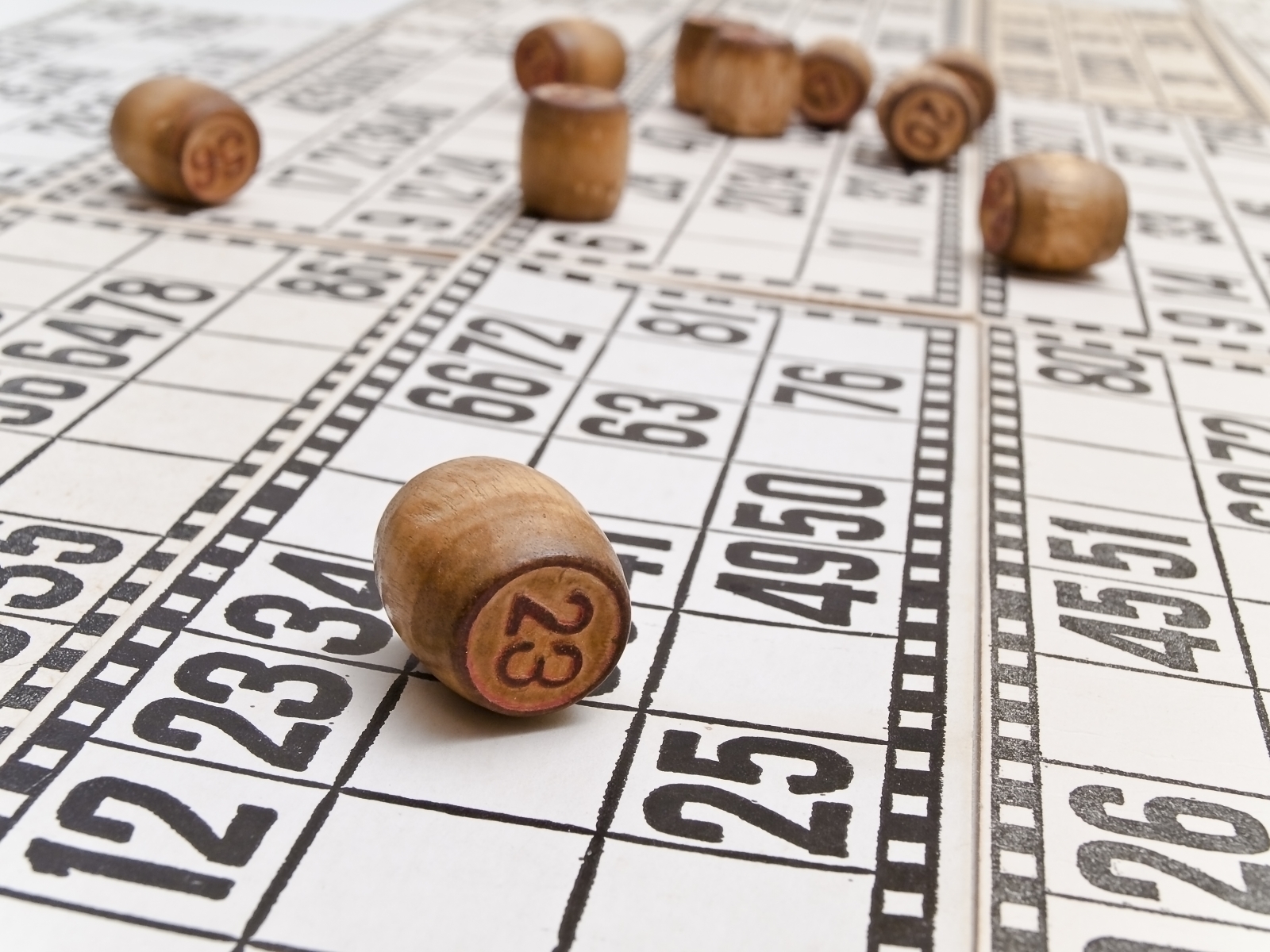 Bingo är mer än bara ett spel 523086-lotto-and-small-cask